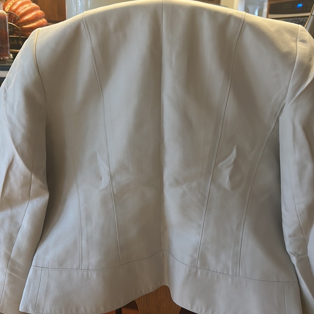Cropped jacket - Picture 3 of 4